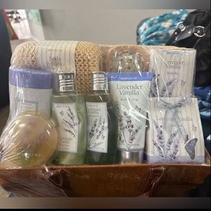 NEW Lavender Vanilla Bath Set